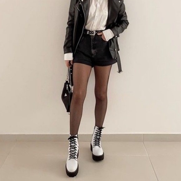 NOT FOR SALE - Micheal Kors White Combat Boots - black sole - Picture 6 of 7